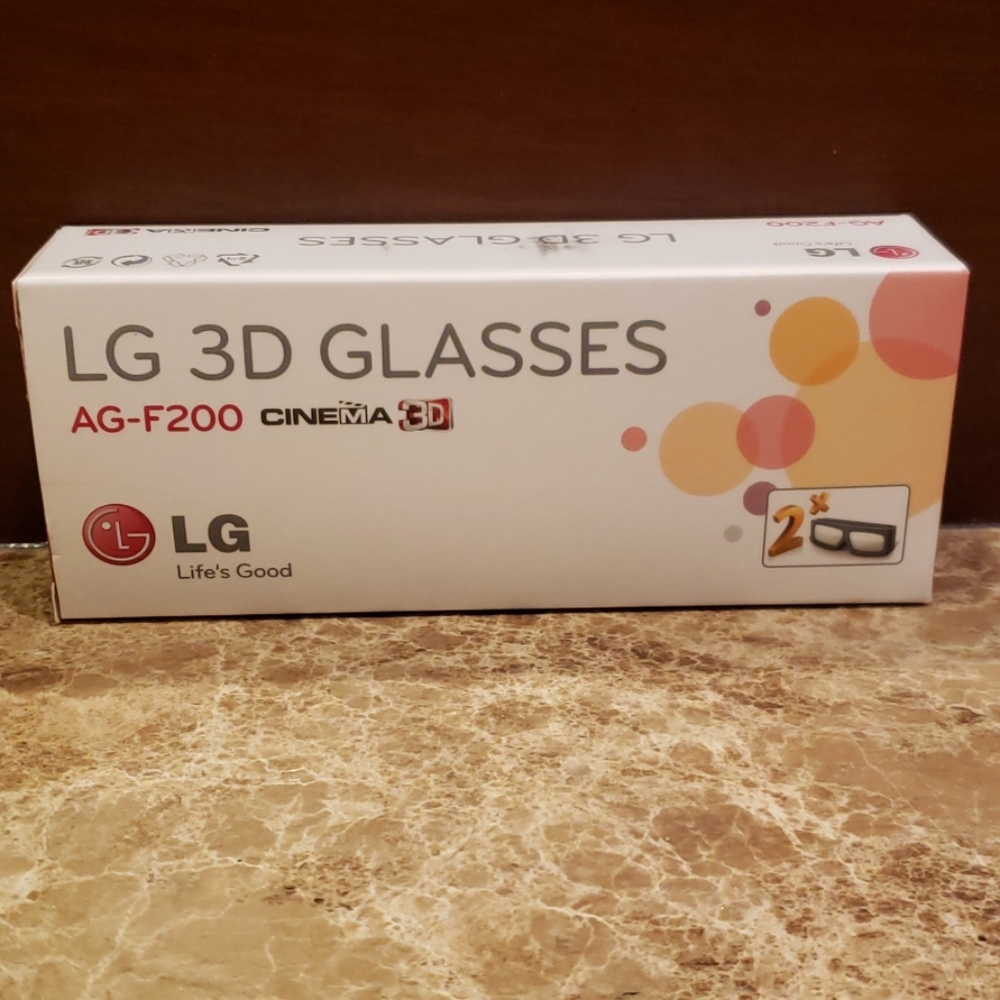 BRAND NEW IN BOX LG 3D GLASSES AG-F200 CINEMA 3D